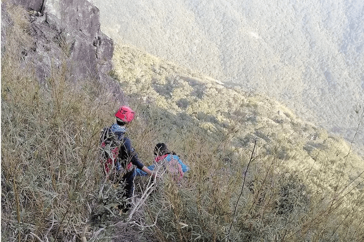 警示户外徒步事故频发pg电子试玩平台事故(图4)